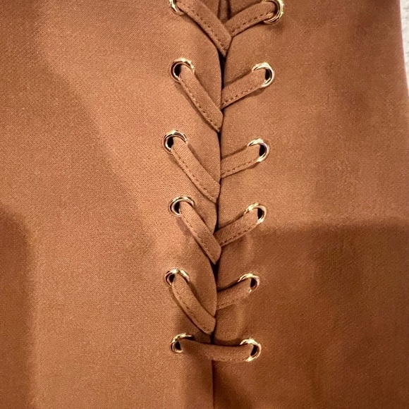 WHBM mini skirt! - Picture 4 of 4